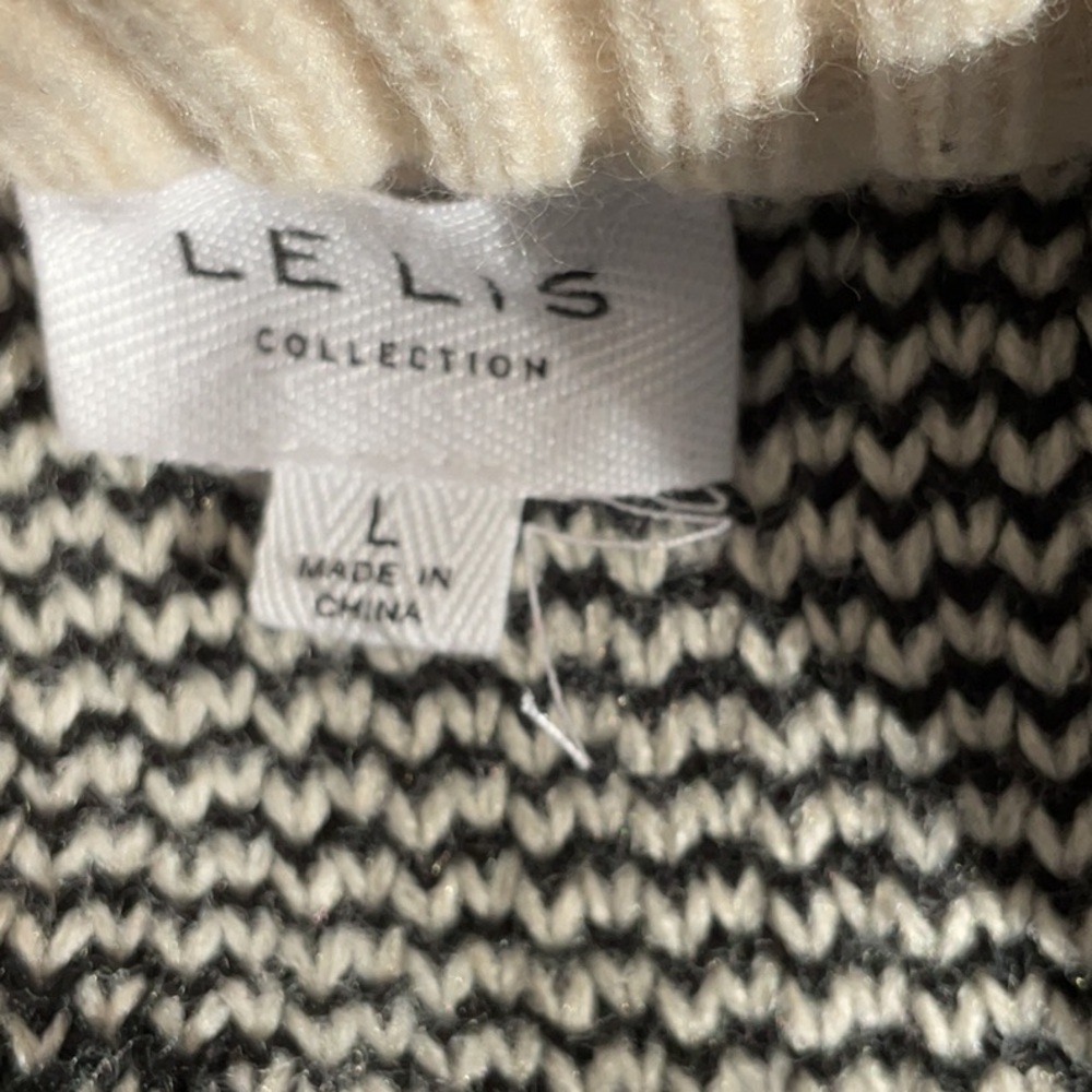 Le Lis Oversized Abstract Pattern Sweater - Picture 9 of 11
